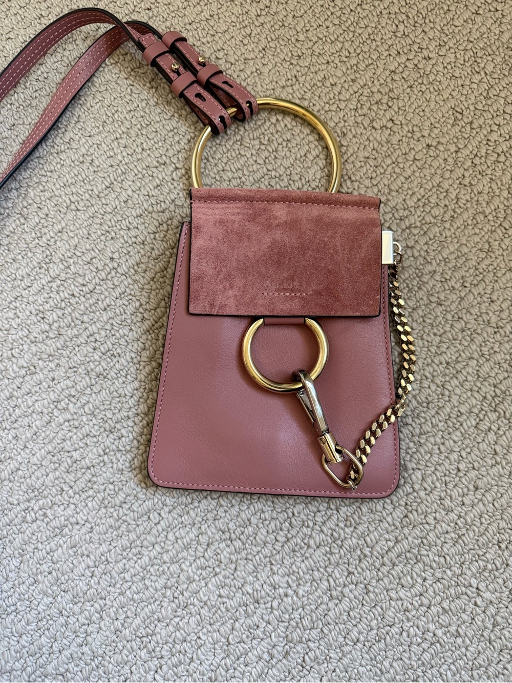 Chloe Women’s Faye small leather bracelet bag
